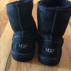 Ugg toddler boots size 9